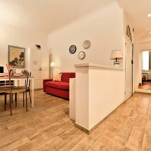 Wine Colorino Apartment